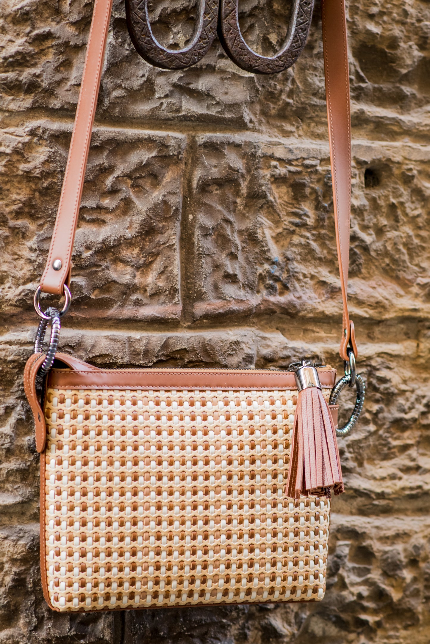 Cosma Crossbody in Caramel 5mm Weave